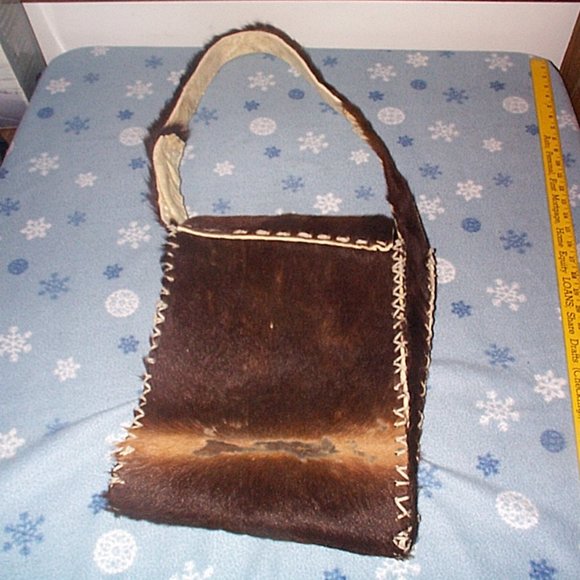 Handmade leather crossbody purse with fur - Picture 6 of 8